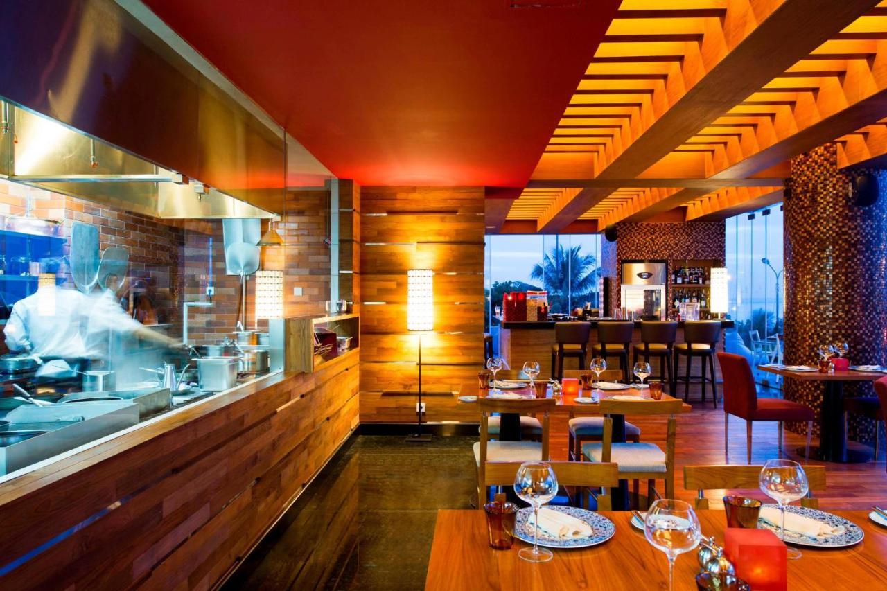Sheraton Bali Kuta Resort Exterior foto The interior of the restaurant
