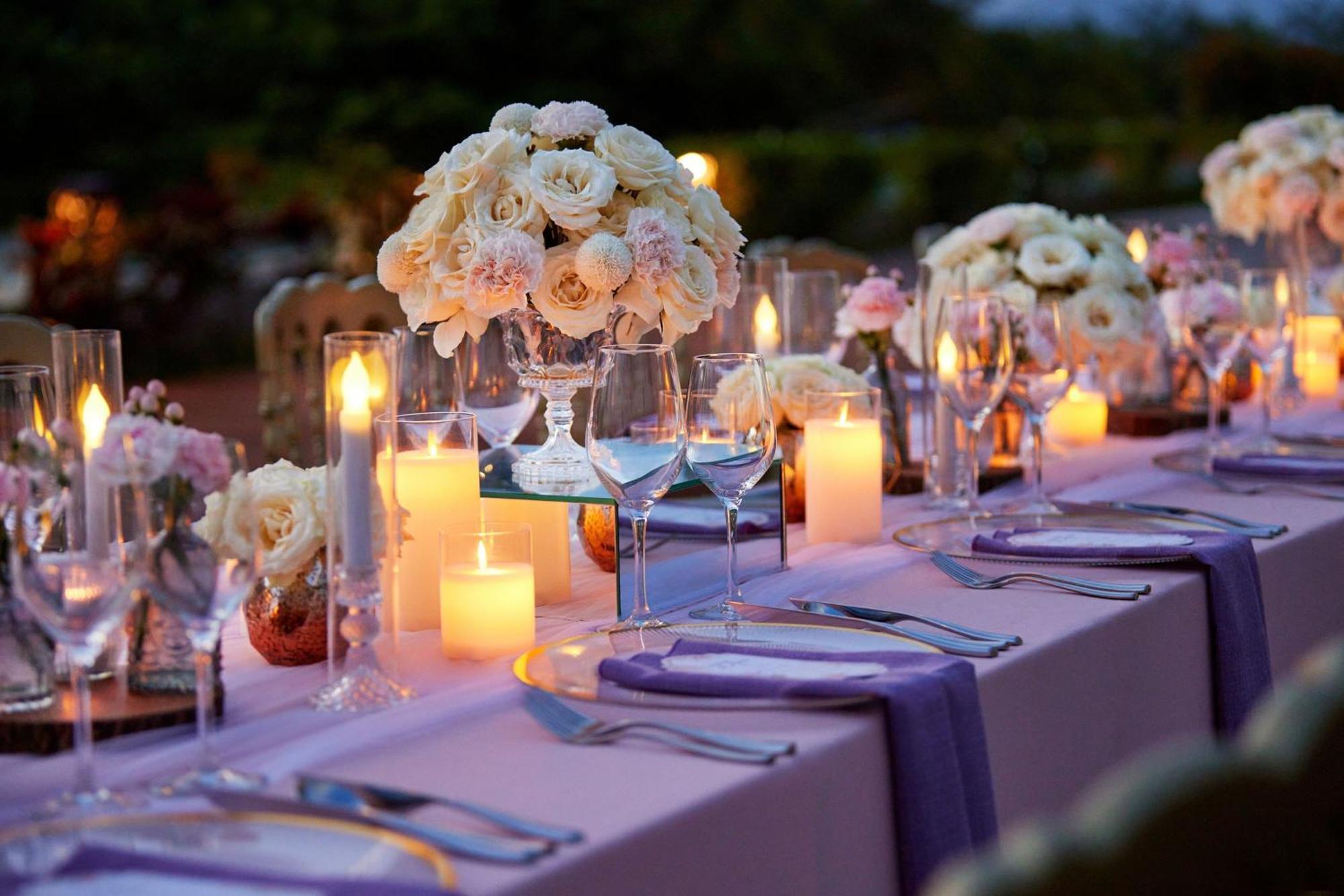 Sheraton Bali Kuta Resort Exterior foto A table set for a wedding reception