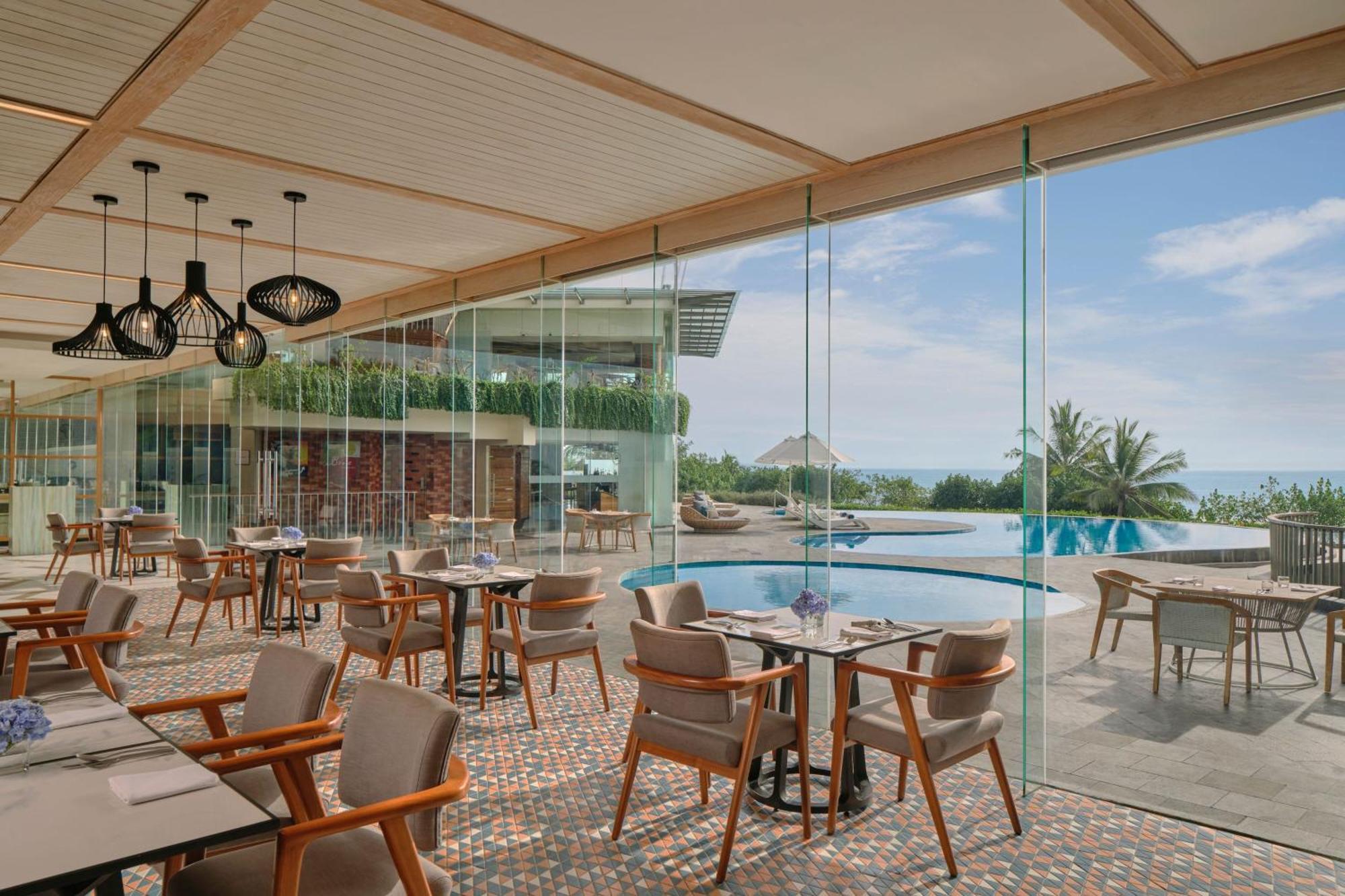 Sheraton Bali Kuta Resort Exterior foto The Pool Bar