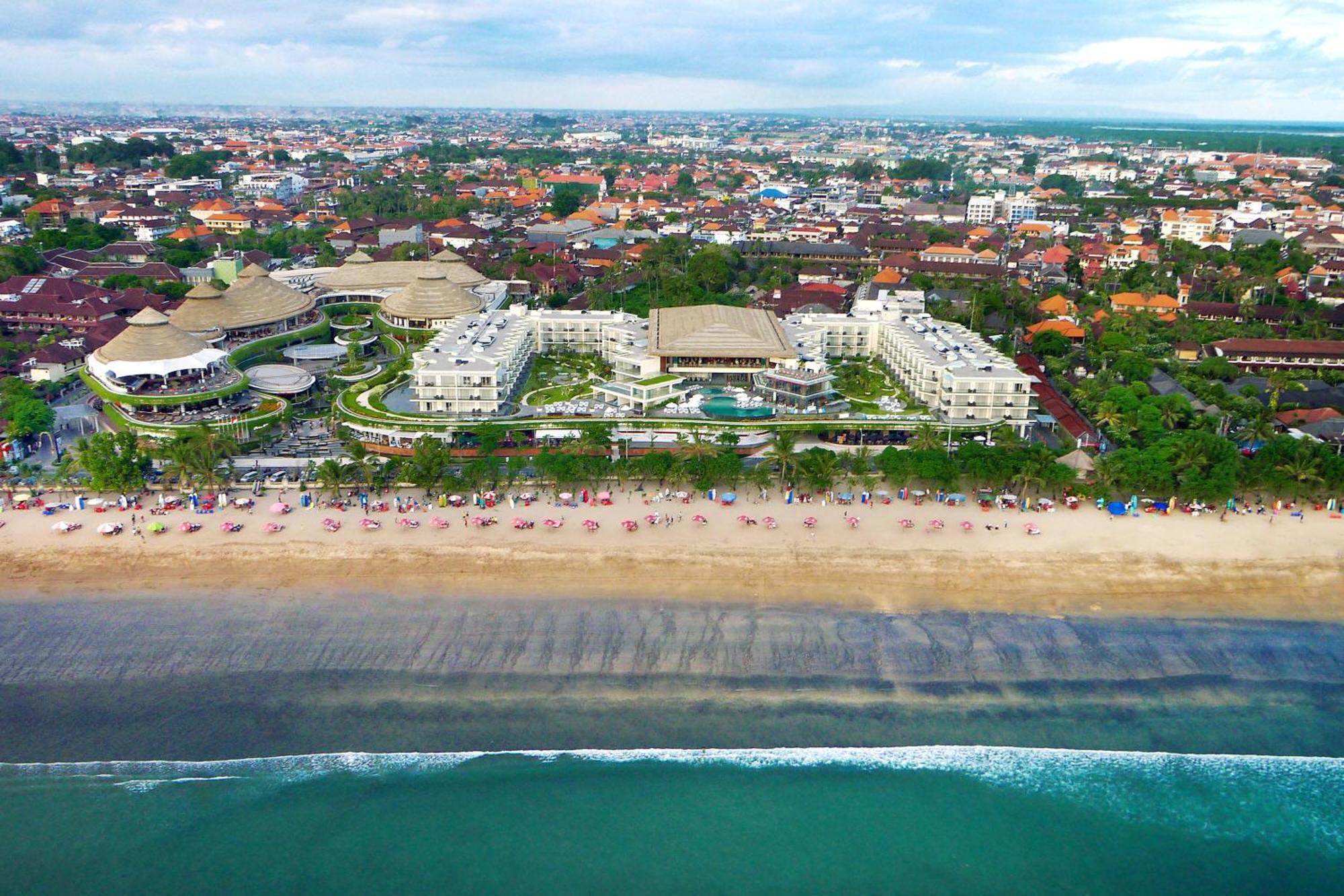 Sheraton Bali Kuta Resort Exterior foto Aerial view of the resort